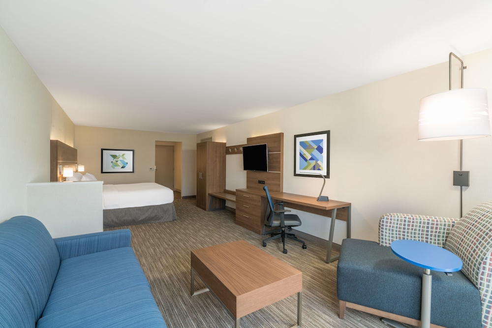 Holiday Inn Express RadcliffFort Knox, an IHG Hotel in Louisville