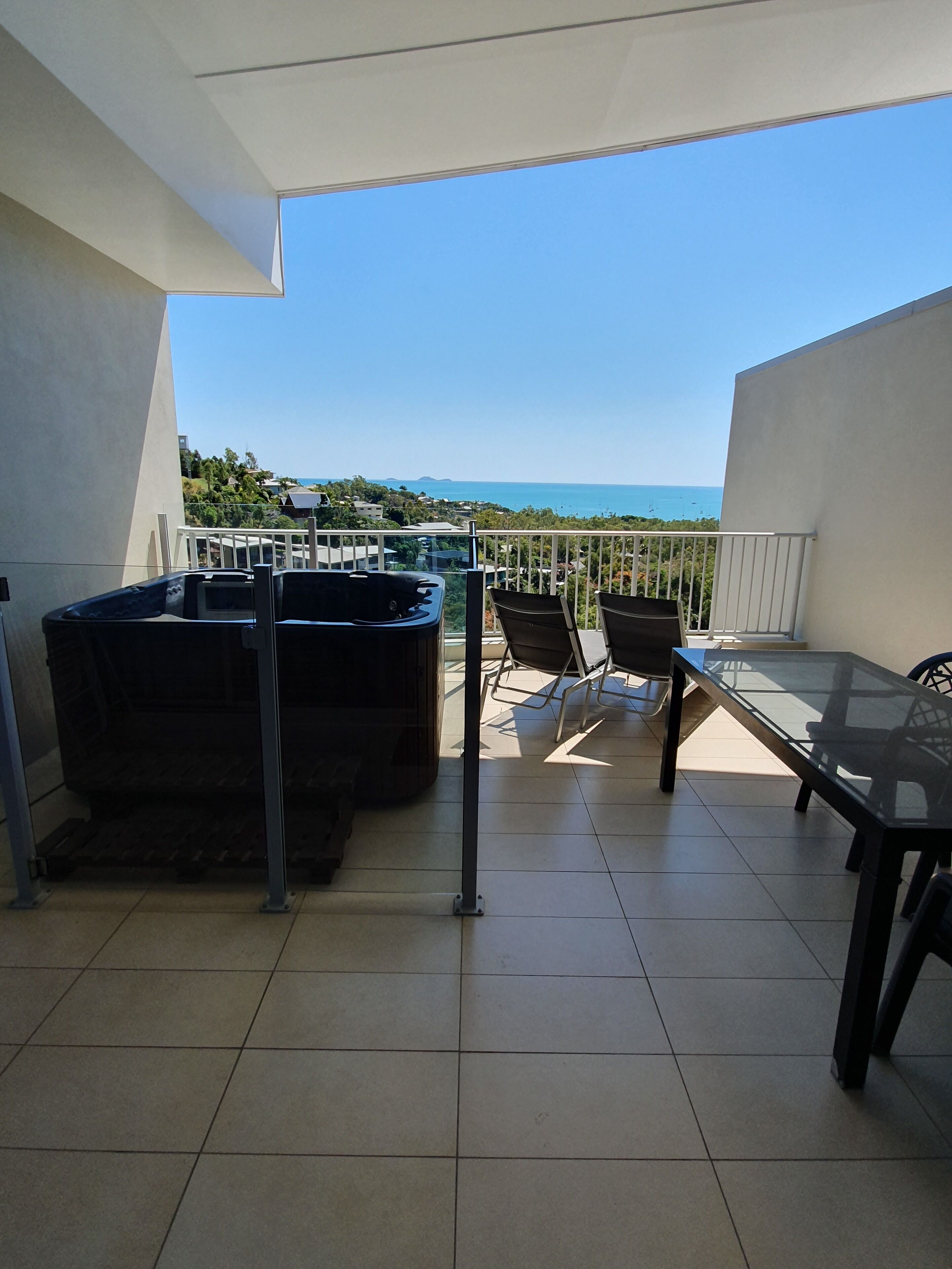 Azure Sea Whitsunday Resort