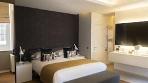 Egyptian cotton sheets, premium bedding, in-room safe