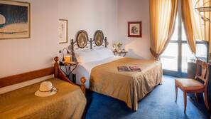 Minibar, desk, laptop workspace, free WiFi