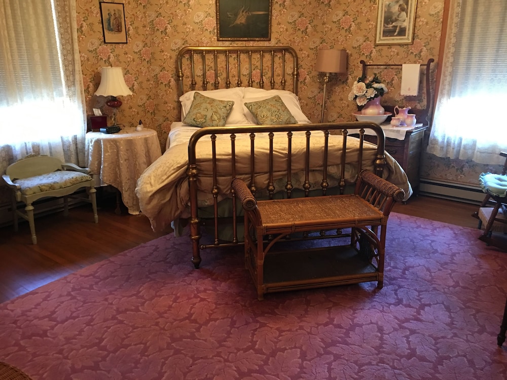 The Queen A Victorian Bed Breakfast 2019 Room S 119 Deals