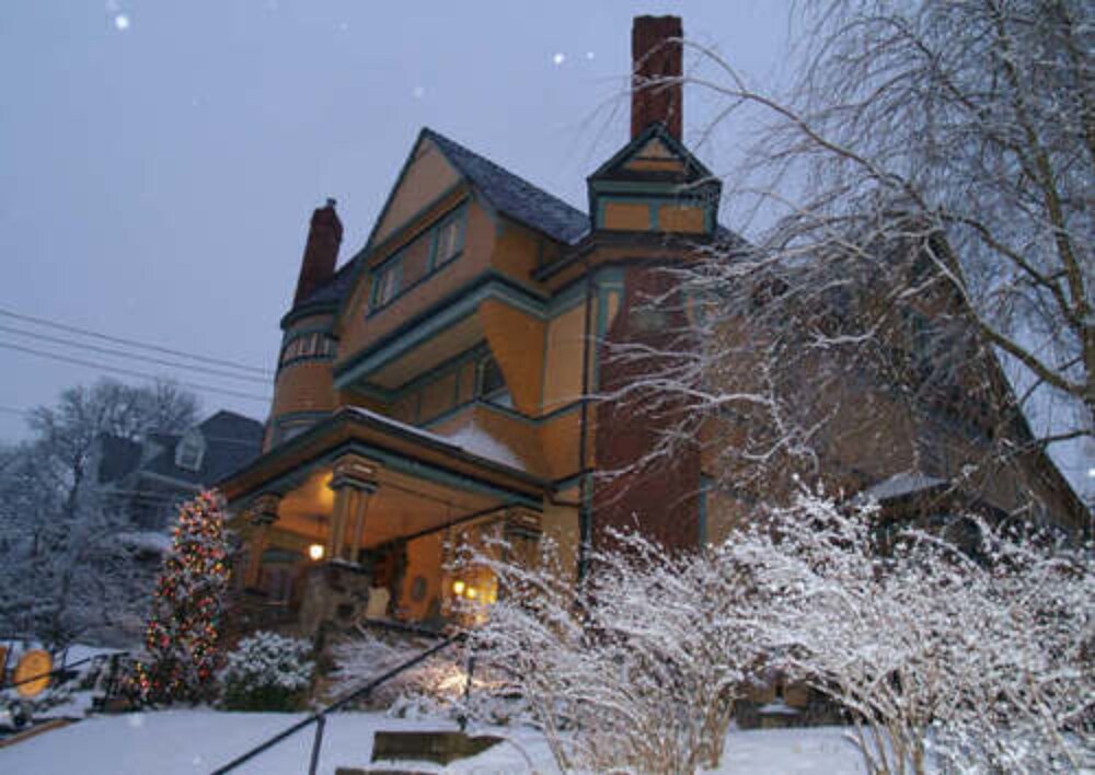The Queen A Victorian Bed Breakfast 2019 Room S 119 Deals