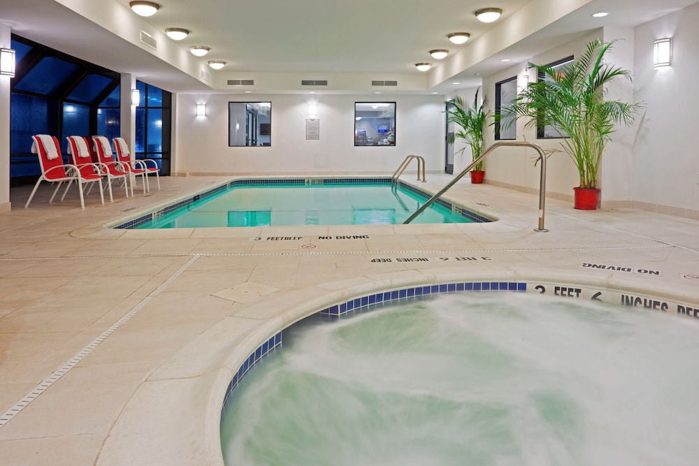 Holiday Inn Express FishkillMid Hudson Valley, an IHG Hotel in