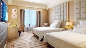 Premium bedding, minibar, in-room safe, desk