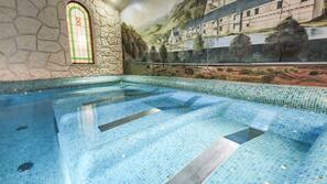 4 piscinas internas, espreguiçadeiras