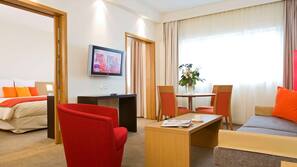In-room safe, desk, laptop workspace, blackout drapes