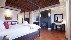 Premium bedding, in-room safe, desk, blackout drapes