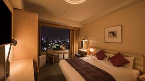 In-room safe, desk, free WiFi, linens