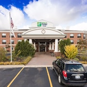pet friendly hotels in fenton mi
