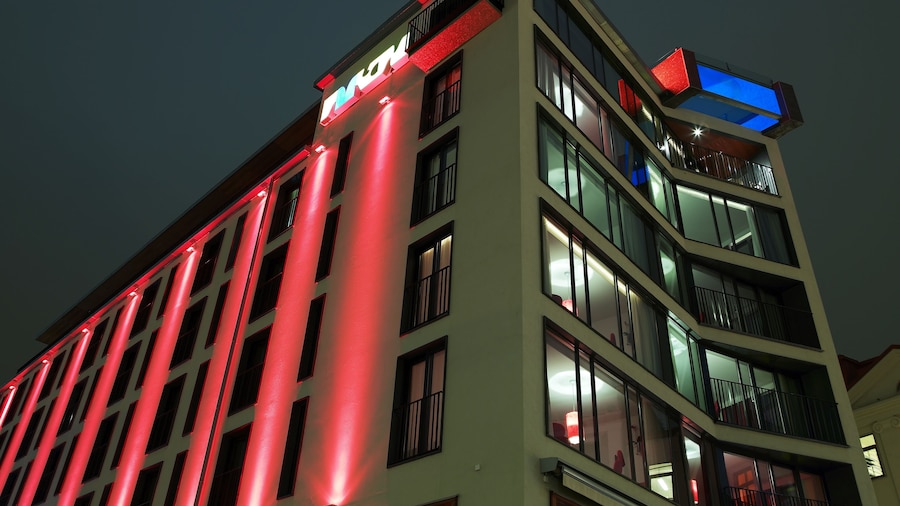 Avalon Hotel