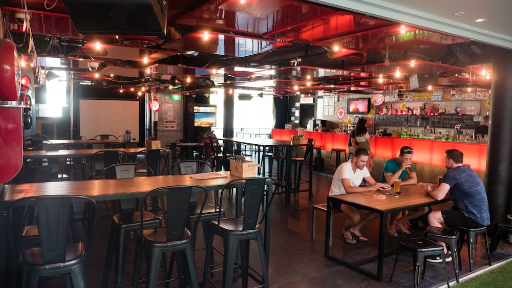 Base Backpackers Melbourne Hostel