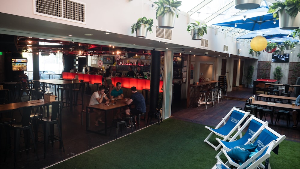 Base Backpackers Melbourne Hostel