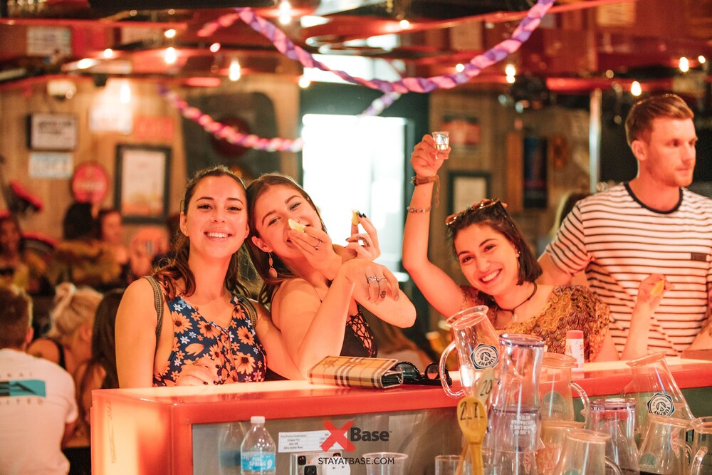 Base Backpackers Melbourne Hostel