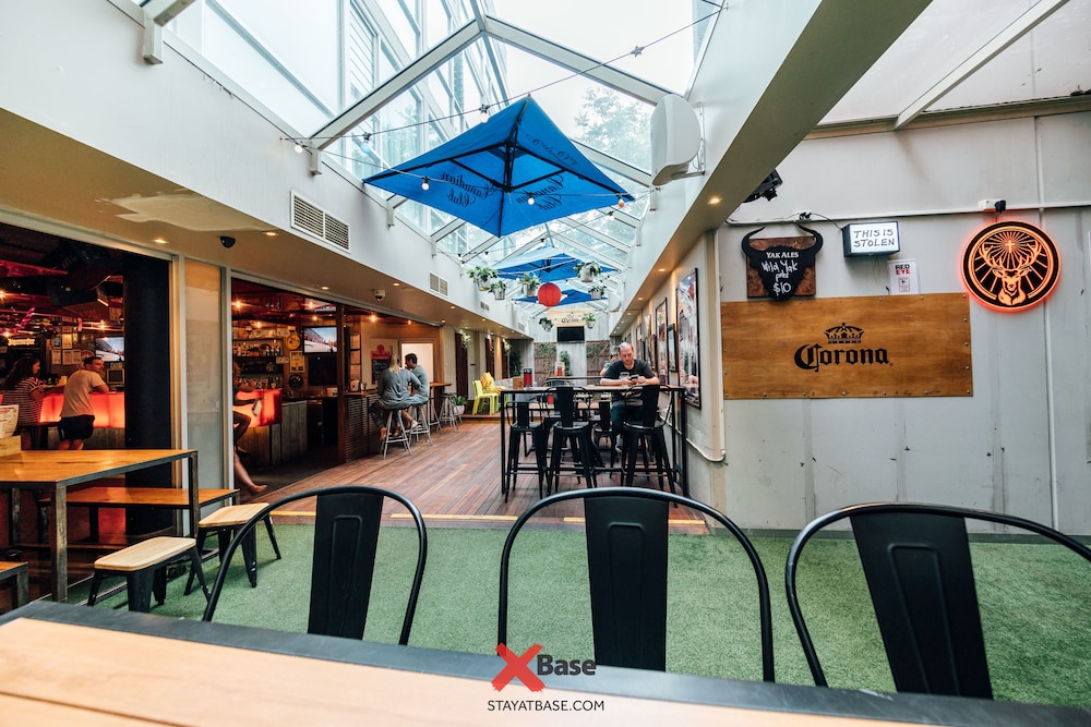 Base Backpackers Melbourne Hostel