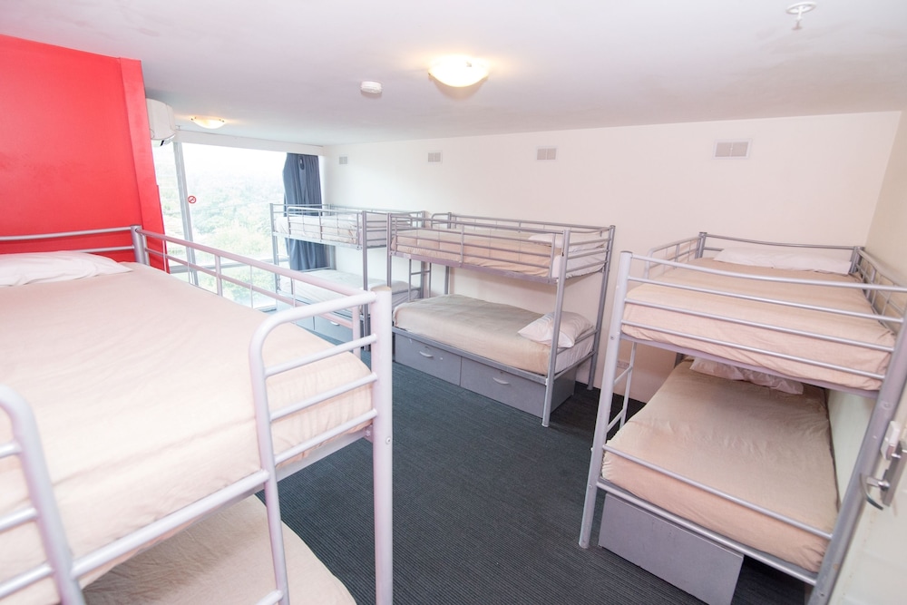 Base Backpackers Melbourne Hostel