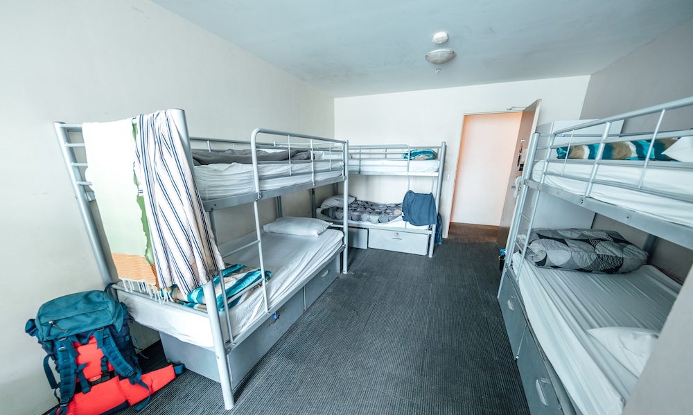 Base Backpackers Melbourne Hostel