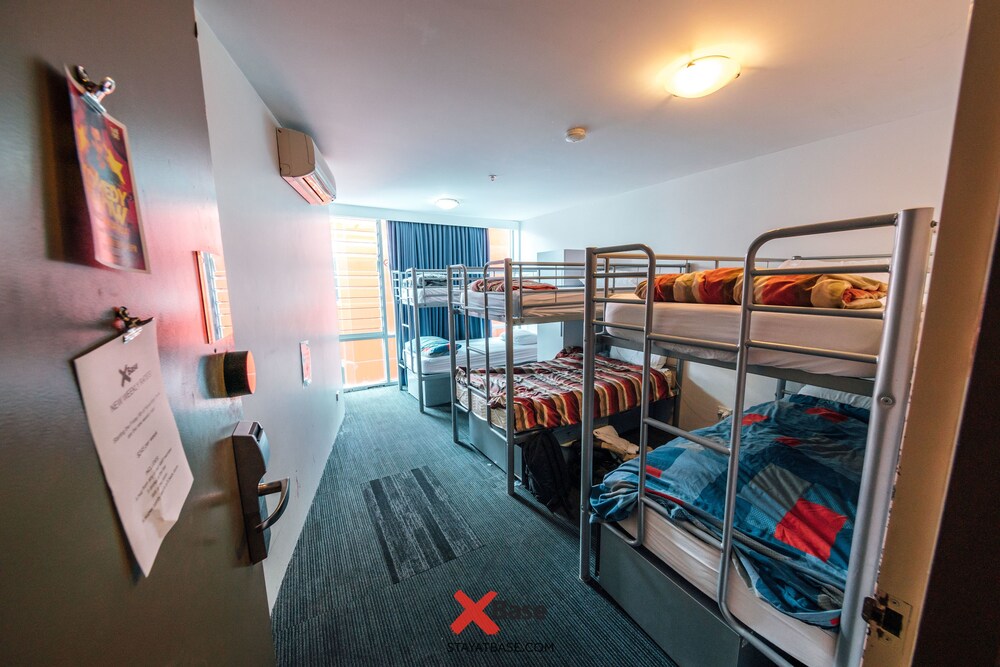 Base Backpackers Melbourne Hostel