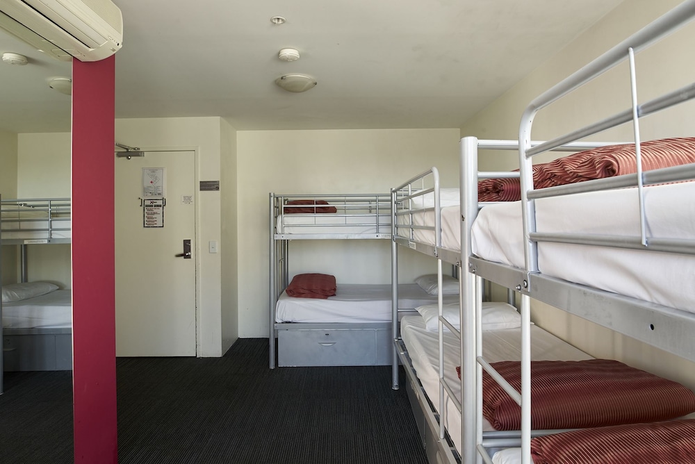 Base Backpackers Melbourne Hostel