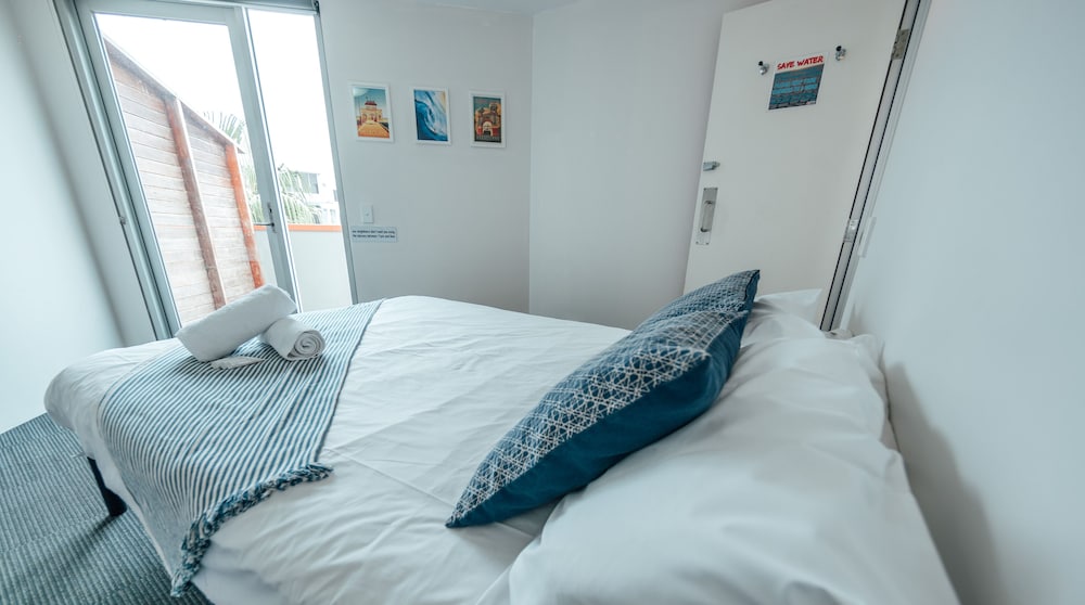 Base Backpackers Melbourne Hostel