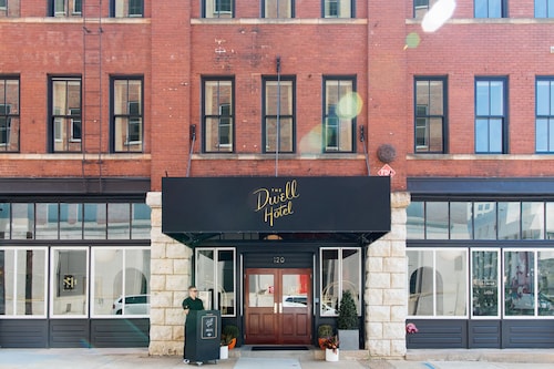 Hotels Near University Of Tennessee At Chattanooga The Dwell Hotel