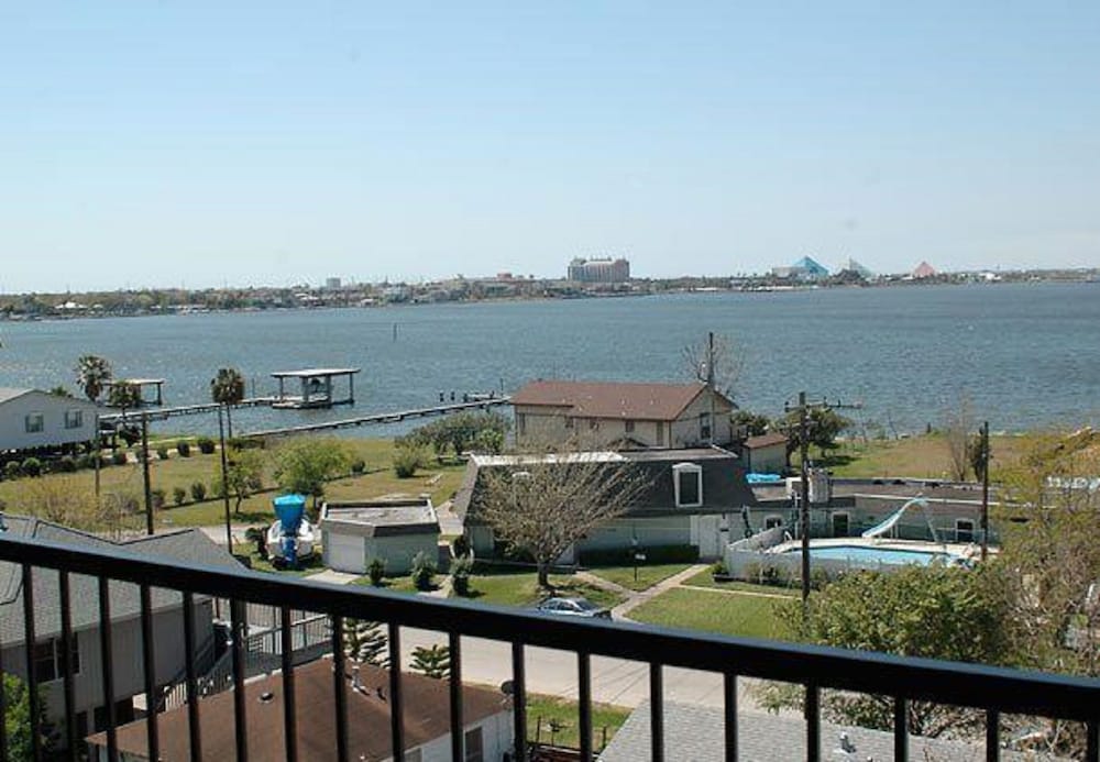 Springhill Suites by Marriott Galveston in Galveston Best Rates