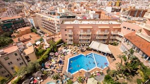 Outdoor pool, pool umbrellas