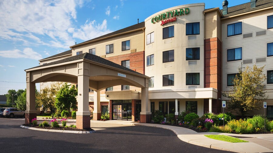 Courtyard by Marriott Portland Airport