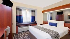 Desk, iron/ironing board, free WiFi, linens