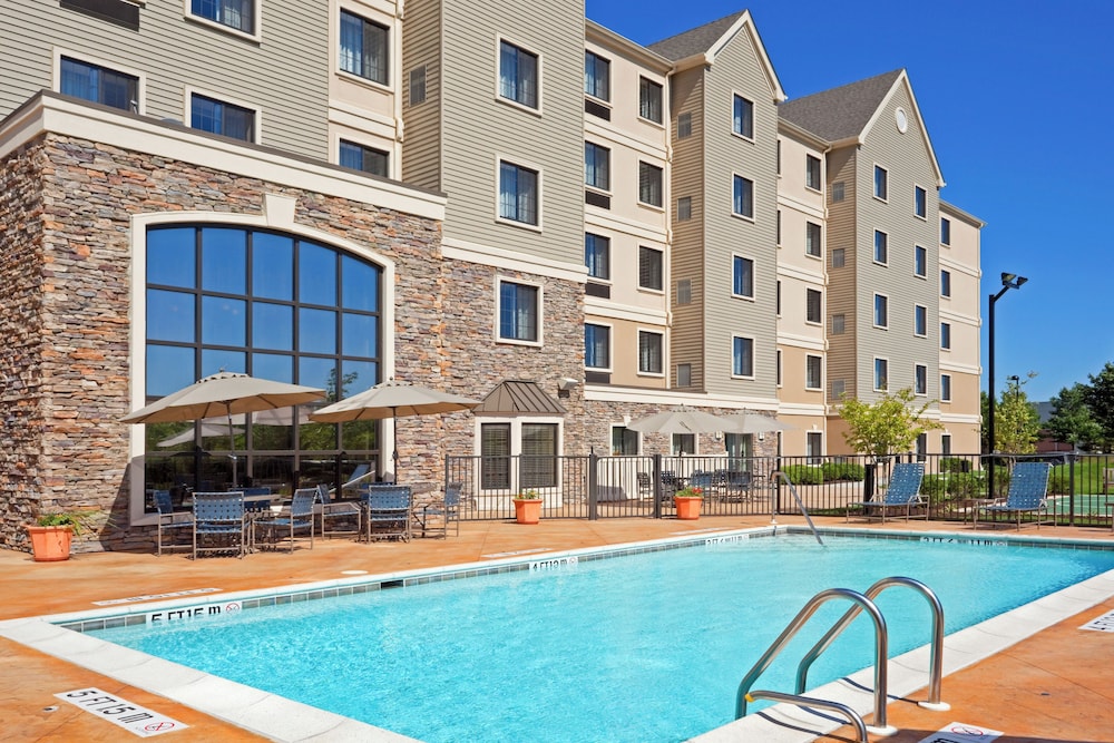 Pool, Staybridge Suites Brandywine, an IHG Hotel