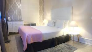 Cofres nos quartos, cortinas blackout, Wi-Fi de cortesia