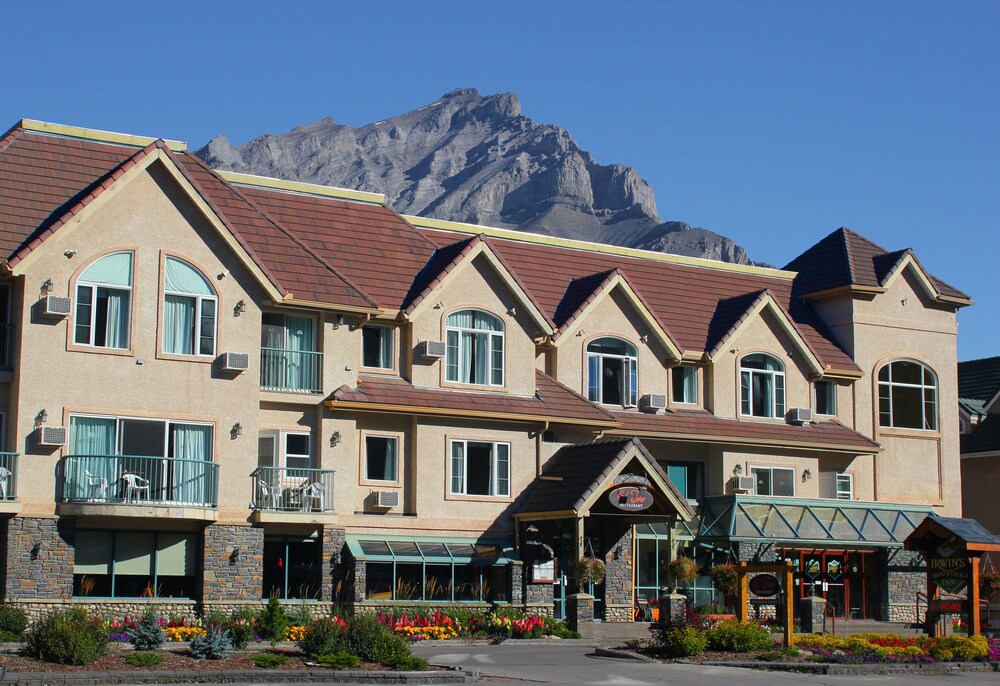 Irwin's Mountain Inn: 2019 Pictures, Reviews, Prices & Deals | Expedia.ca
