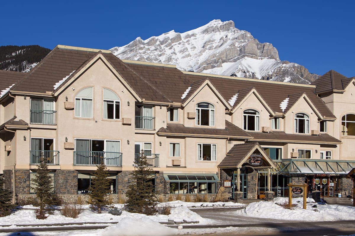 Irwins Mountain Inn Banff Canada Irwins Mountain Inn Banff Canada