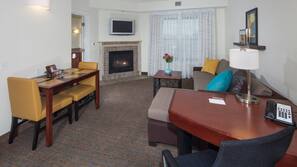 Premium bedding, in-room safe, desk, blackout curtains