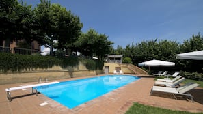 Piscina coperta, piscina all'aperto