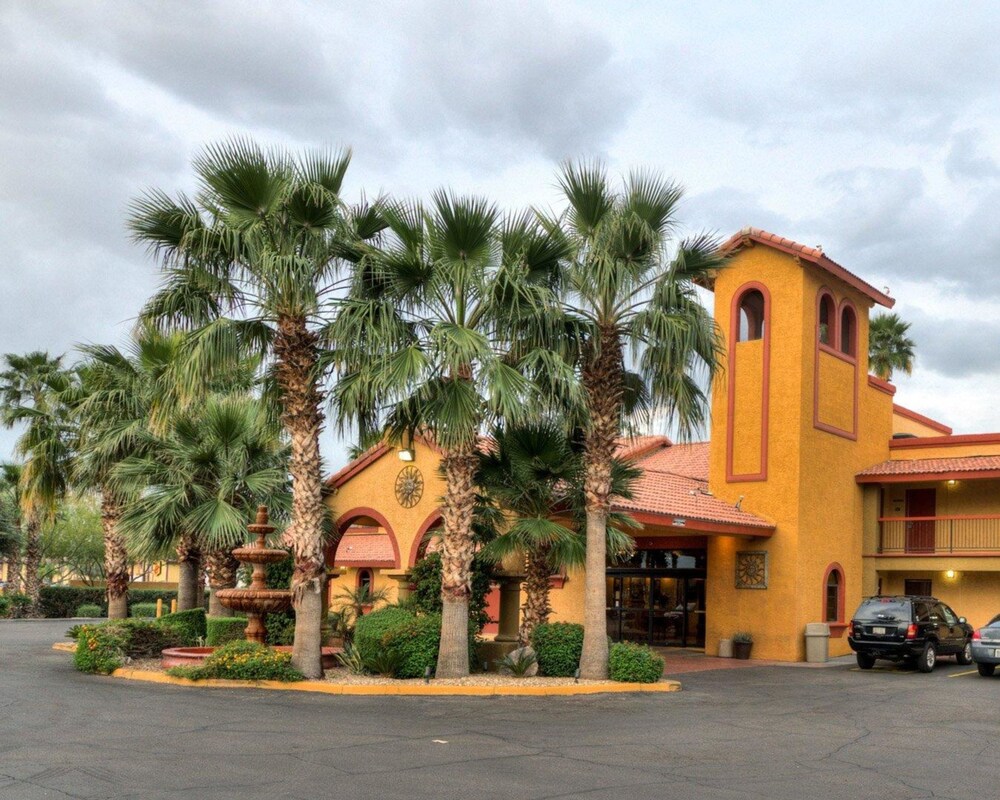 Quality Inn Suites Goodyear Phoenix West Goodyear Usa