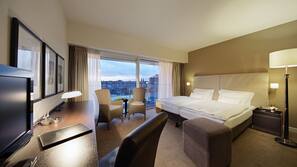 Premium bedding, pillowtop beds, free minibar, in-room safe