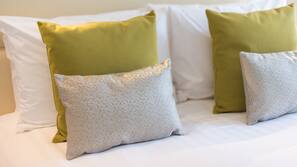 In-room safe, desk, iron/ironing board, free WiFi