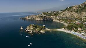 Spiaggia privata, lettini da mare, ombrelloni, teli da spiaggia
