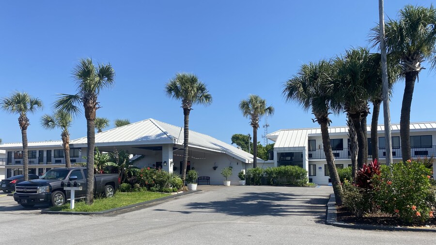 Village Inn Destin