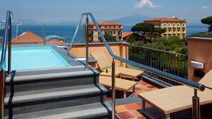 Outdoor pool, pool umbrellas