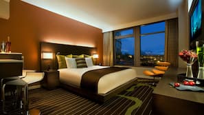 Ropa de cama de alta calidad, edredones de plumas, minibar y caja fuerte