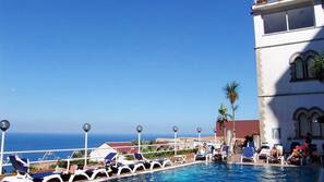 Outdoor pool, pool loungers