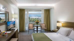 Premium bedding, minibar, in-room safe, desk