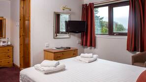 In-room safe, desk, iron/ironing board, free WiFi