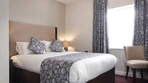 In-room safe, desk, iron/ironing board, free WiFi