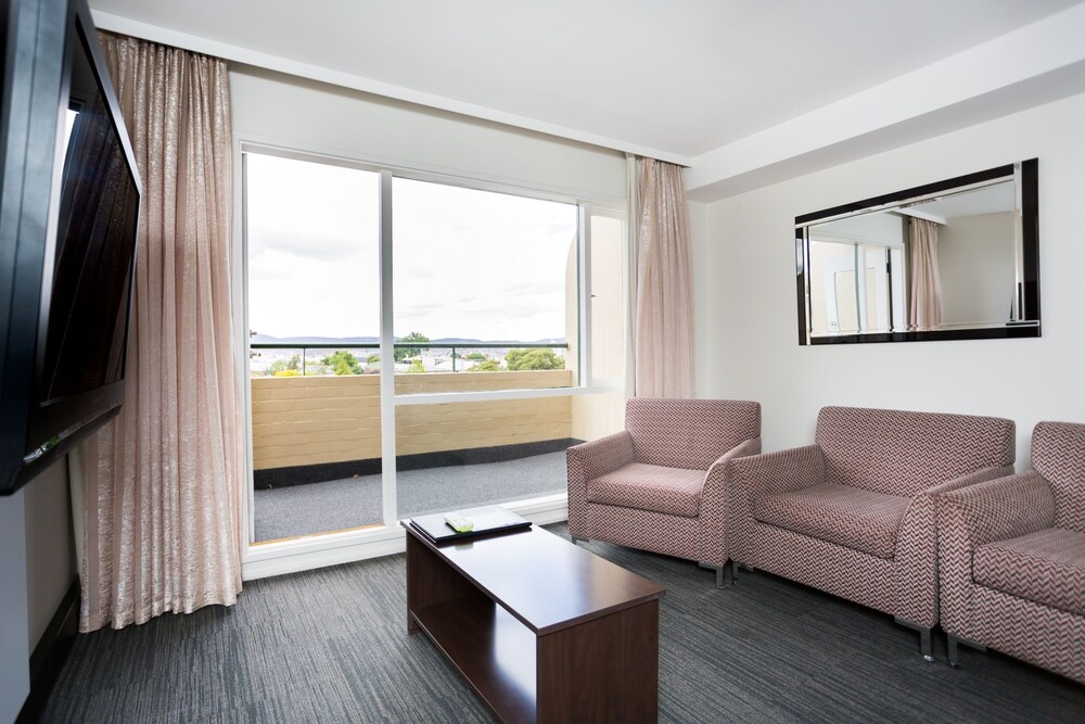 Primary image, St Ives Apartments