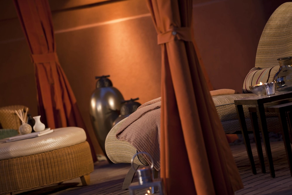 Renaissance Phoenix Glendale Hotel & Spa in Phoenix Best Rates