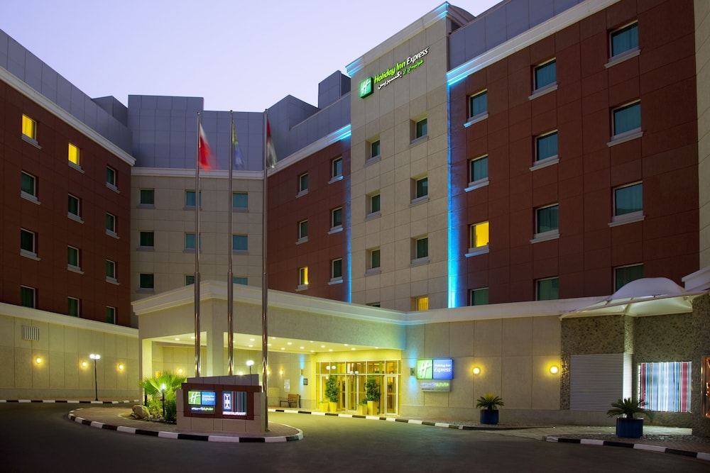 Holiday Inn Express Dubai, City, an