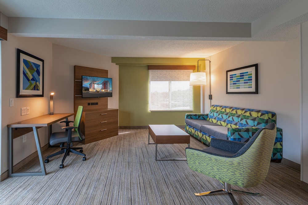 Holiday Inn Express & Suites Asheville Downtown, an IHG Hotel