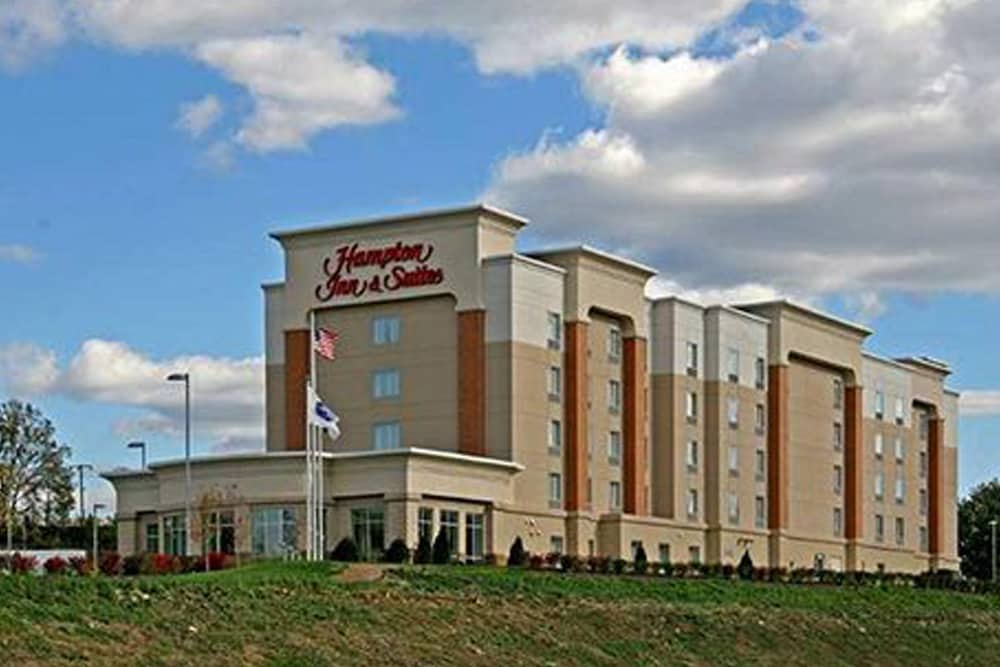 Hampton Inn & Suites PittsburghMeadow Lands in Washington Best Rates